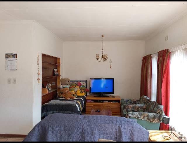 2 BEDROOM TOWNHOUSE FOR SALE IN ALBEMARLE